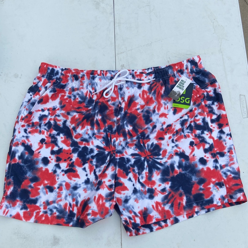 DSG Men’s 2XL 6”Lifestyle Short Print Red, White and Blue.